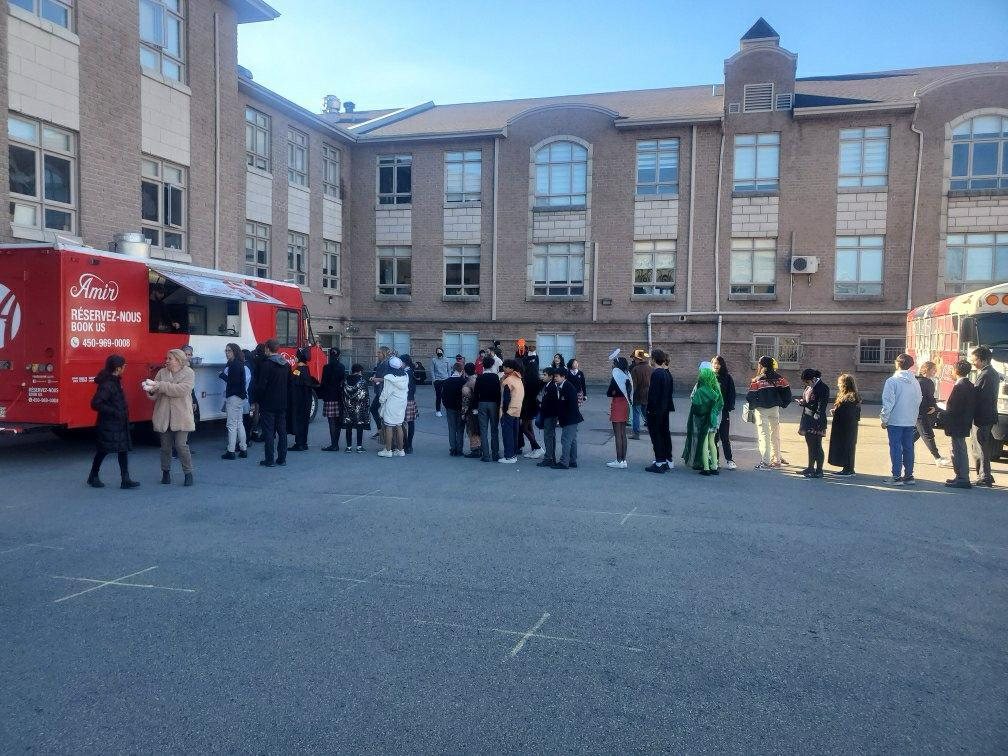 Amir Express serving a school or community event